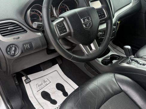 Used 2015 Dodge Journey Crossroad w/ Flexible Seating Group image 12