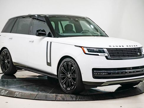 Used 2024 Land Rover Range Rover Long Wheelbase SE AWD/4WD image 5