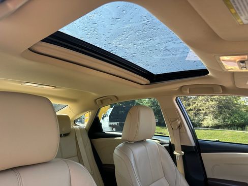 Used 2017 Toyota Avalon XLE Premium w/ All Weather Liner Package FWD image 13