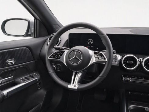 Used 2026 Mercedes-Benz GLB 250 image 27