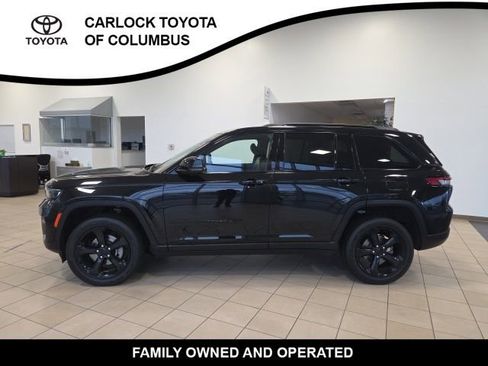 Used 2023 Jeep Grand Cherokee Altitude AWD/4WD image 1