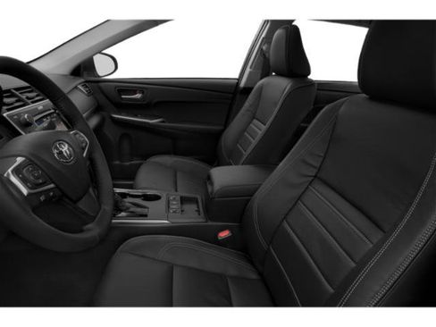 Used 2015 Toyota Camry XLE w/ Moonroof Package FWD image 9