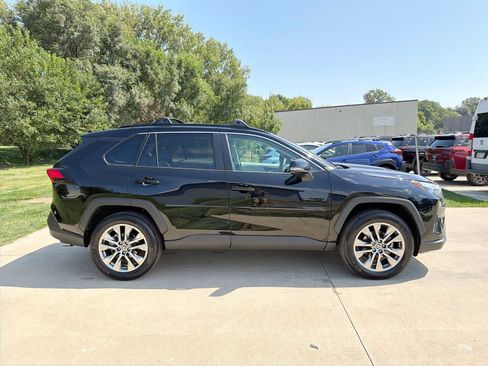 Used 2023 Toyota RAV4 XLE Premium FWD image 7