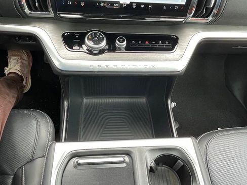 Used 2025 Ford Expedition Max Platinum image 22