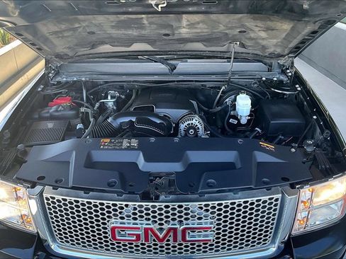 Used 2013 GMC Sierra 1500 Denali AWD/4WD image 32