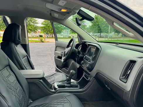 Used 2017 Chevrolet Colorado W/T w/ WT Convenience Package RWD image 12
