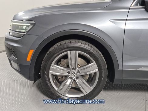 Used 2018 Volkswagen Tiguan SEL Premium image 11