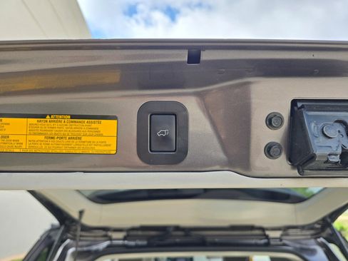 Used 2013 Toyota Sienna XLE FWD image 12