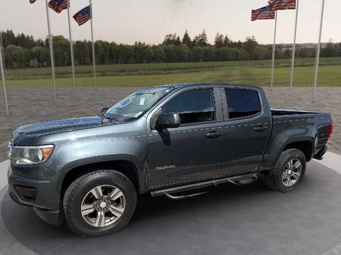 Used 2017 Chevrolet Colorado W/T w/ Custom Special Edition RWD image 3