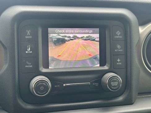 Used 2021 Jeep Gladiator Sport image 30