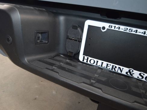 Used 2024 Nissan Frontier PRO-4X w/ Pro Convenience Package image 19