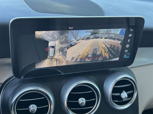 Used 2022 Mercedes-Benz GLC 300 image 17