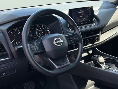 Used 2025 Nissan Rogue S FWD image 30