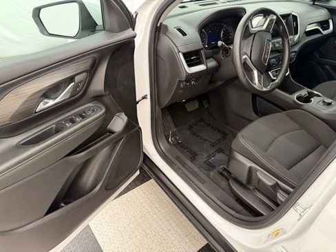 Used 2024 GMC Terrain SLE image 26