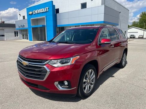 Used 2021 Chevrolet Traverse Premier FWD image 2