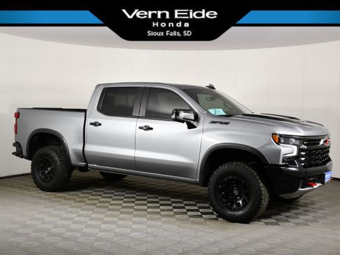 Used 2024 Chevrolet Silverado 1500 ZR2 w/ Technology Package AWD/4WD image 1