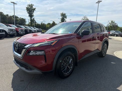 Used 2023 Nissan Rogue S AWD/4WD image 8