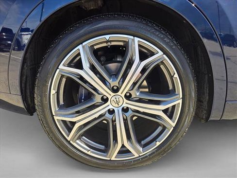 Used 2023 Maserati Levante GT image 24