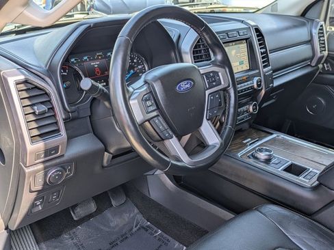 Used 2018 Ford Expedition Platinum RWD image 10