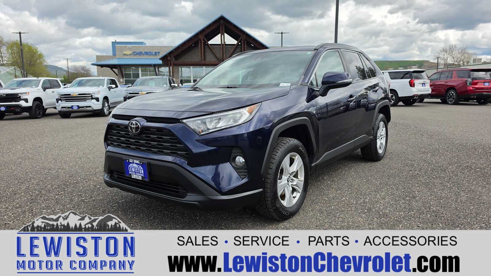 Used 2021 Toyota RAV4 XLE AWD/4WD image 1