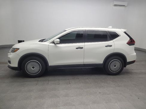 Used 2020 Nissan Rogue S FWD image 2