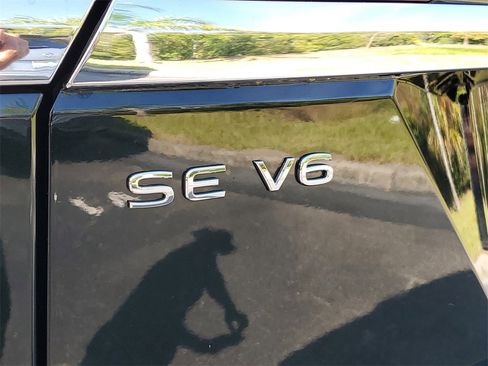 Used 2021 Volkswagen Atlas SE w/ Towing Package image 5