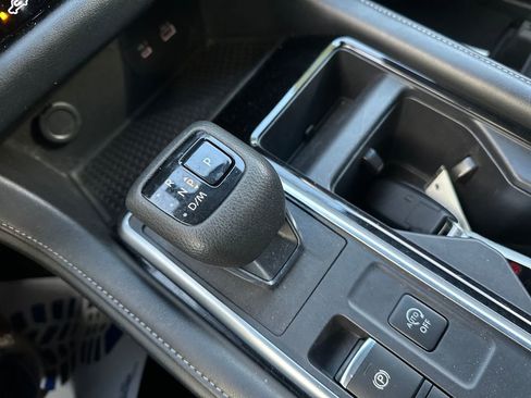 Used 2024 Nissan Pathfinder SV image 25