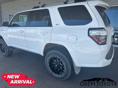Used 2023 Toyota 4Runner SR5 Premium w/ Moonroof Package AWD/4WD image 8
