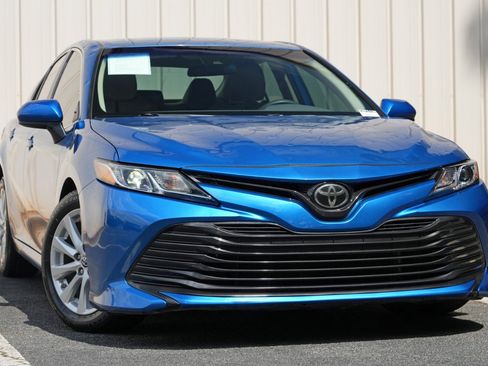 Used 2019 Toyota Camry LE FWD image 2