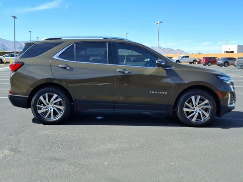 Used 2024 Chevrolet Equinox Premier image 8