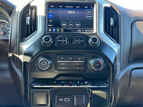 Used 2021 Chevrolet Silverado 1500 LT w/ Bed Protection Package RWD image 10