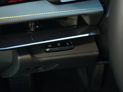 Used 2026 Chevrolet Corvette ZR1 w/ ZR1 Carbon Fiber Aero Package image 33