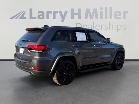 Used 2018 Jeep Grand Cherokee Altitude image 8