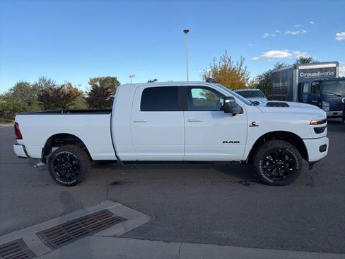 New 2026 RAM 2500 Laramie AWD/4WD image 4