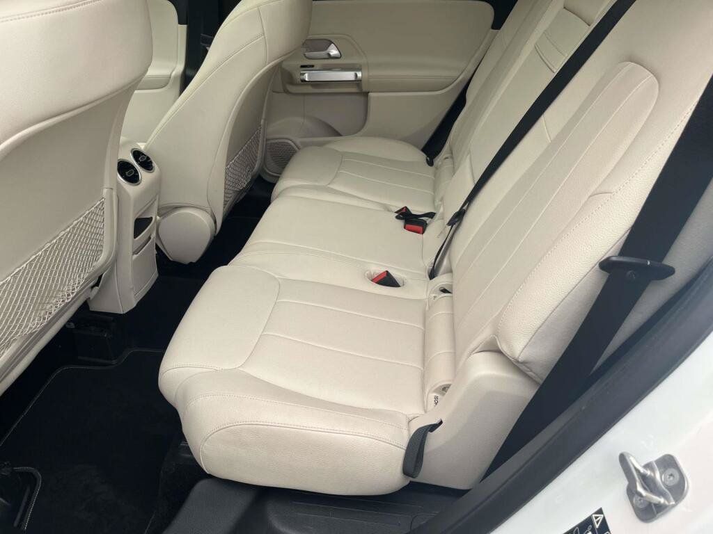 Certified 2023 Mercedes-Benz GLB 250 4MATIC w/ Premium Package image 18