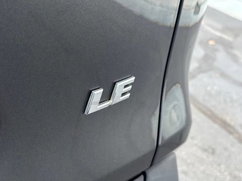 Used 2021 Toyota RAV4 LE FWD image 30