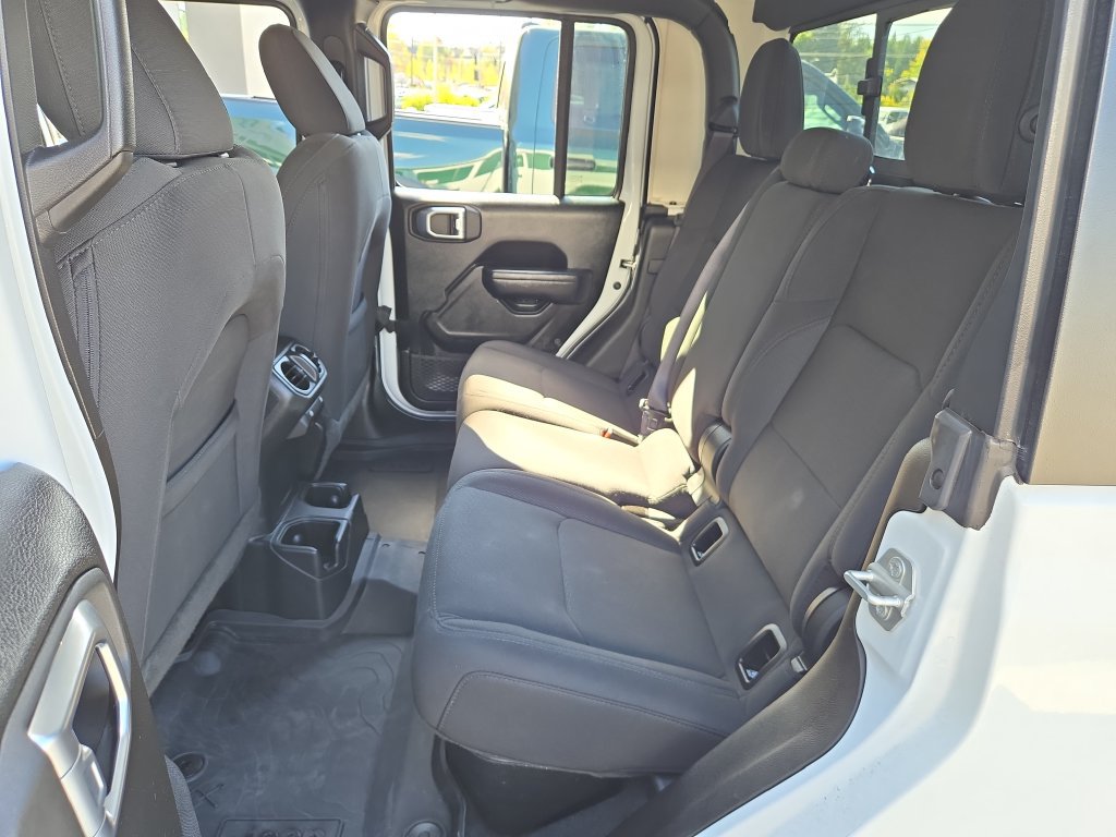 Used 2023 Jeep Gladiator Sport AWD/4WD image 14