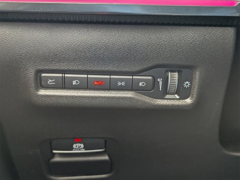 Used 2024 Jeep Wagoneer Launch Edition image 27