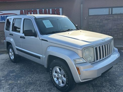 Used 2008 Jeep Liberty Sport RWD image 2