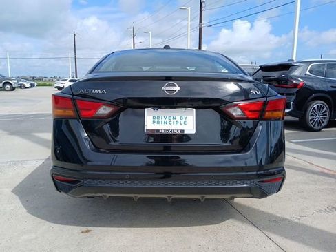 Used 2024 Nissan Altima 2.5 SV FWD image 29