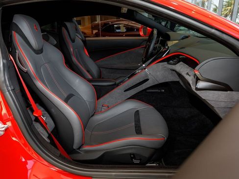 Used 2022 Ferrari Roma RWD image 14