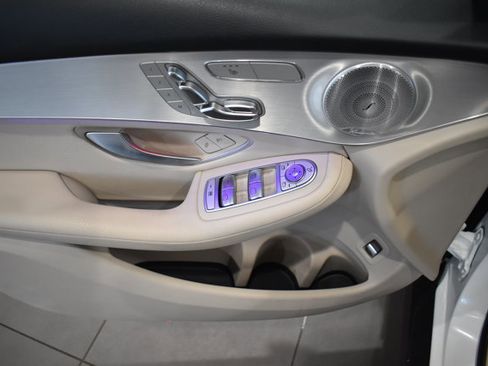 Used 2020 Mercedes-Benz GLC 300 4MATIC image 34