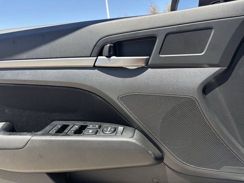Used 2018 Hyundai Elantra SEL FWD image 19