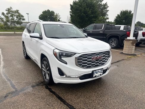 Used 2018 GMC Terrain Denali w/ Advanced Safety Package AWD/4WD image 3