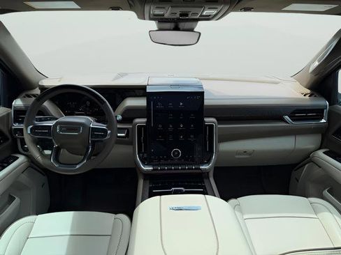Used 2025 GMC Yukon Denali w/ Denali Reserve Package AWD/4WD image 9