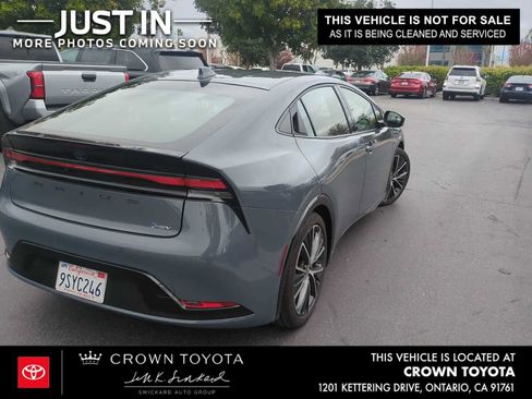 Used 2025 Toyota Prius XLE image 3