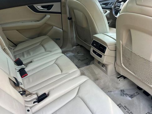 Used 2019 Audi Q7 2.0T Premium Plus w/ Premium Plus Package AWD/4WD image 32