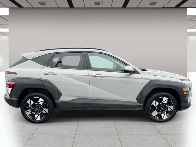 Used 2025 Hyundai Kona SEL AWD/4WD image 2