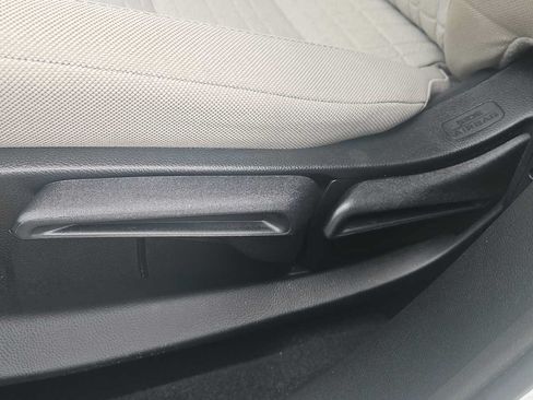 Used 2023 Honda HR-V LX image 14