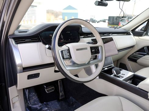 Used 2024 Land Rover Range Rover Autobiography image 17